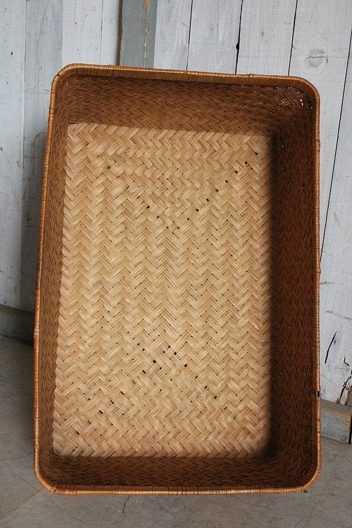 状態の良い古い竹編みの収納かご　行李　竹籠　篭　古道具