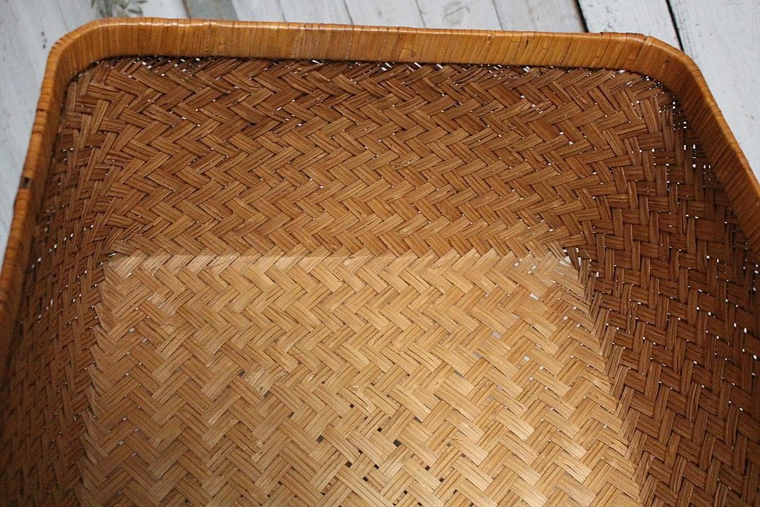 状態の良い古い竹編みの収納かご　行李　竹籠　篭　古道具