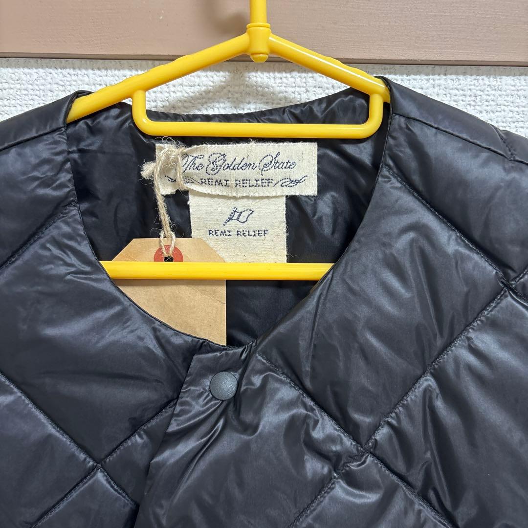 REMI RELIEF 黒ダウンベスト