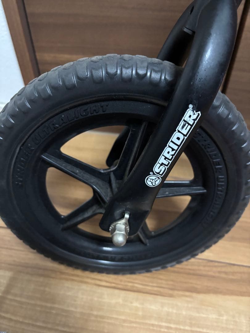 STRIDER バランスバイク ピンクセット　ヘルメット付き　カスタムサドル