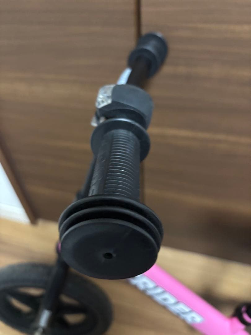 STRIDER バランスバイク ピンクセット　ヘルメット付き　カスタムサドル