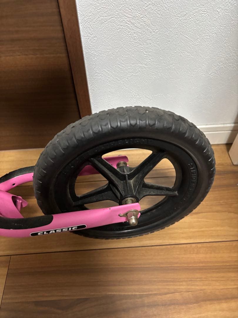 STRIDER バランスバイク ピンクセット　ヘルメット付き　カスタムサドル