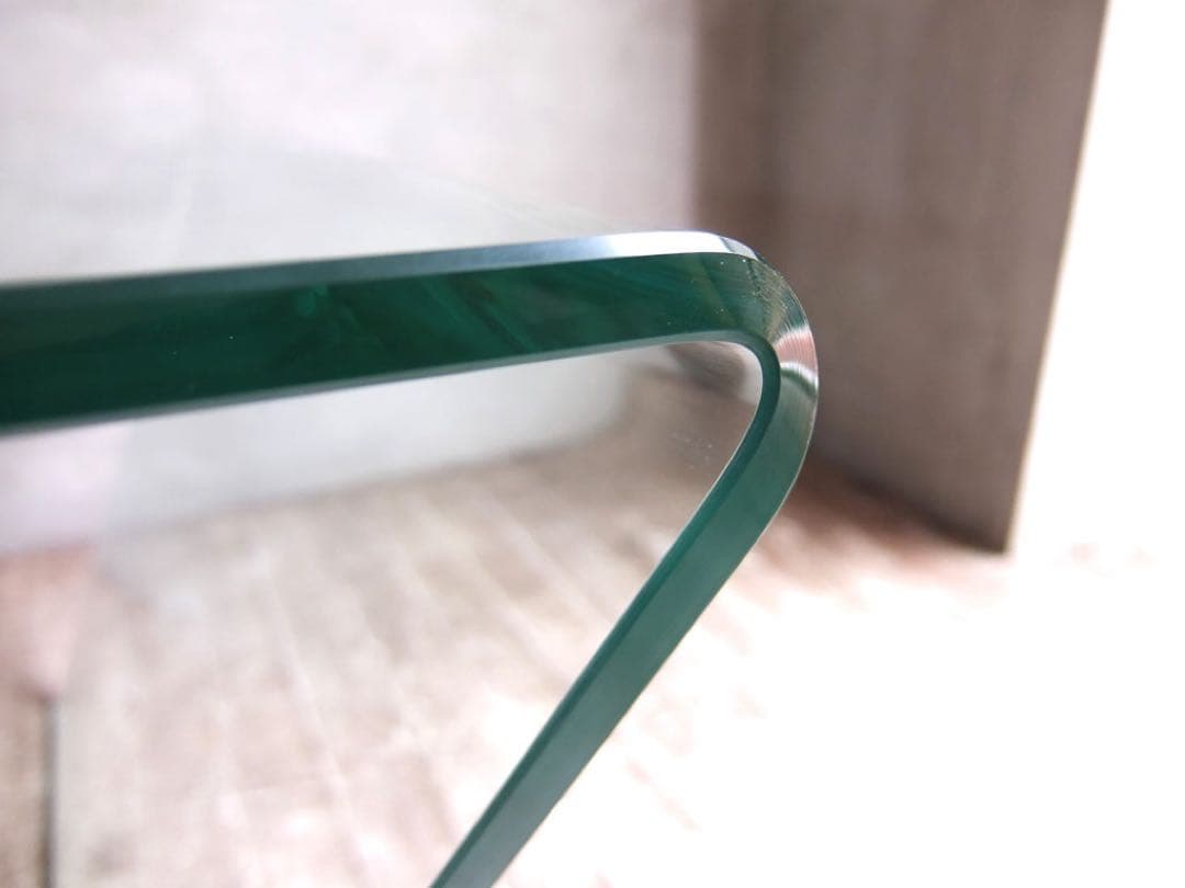 【キズあり・BoConcept】シンプルな強化ガラス製・Adriaローテーブル