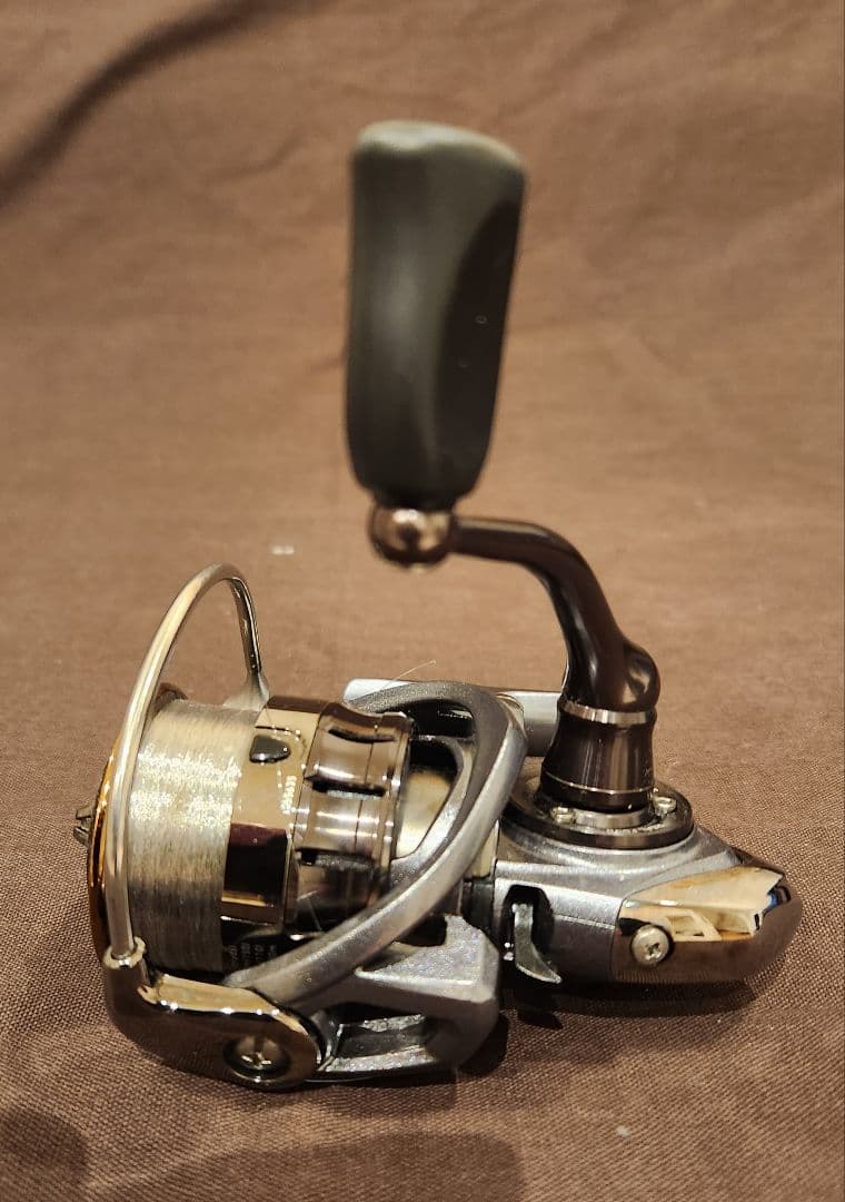 極美品　Daiwa LUVIAS 2506H スピニングリール ルビアス
