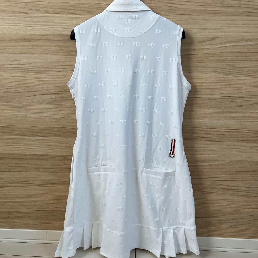 新品★38,500円 BRIEFINGゴルフワンピース BGロゴ柄ポロワンピ白L