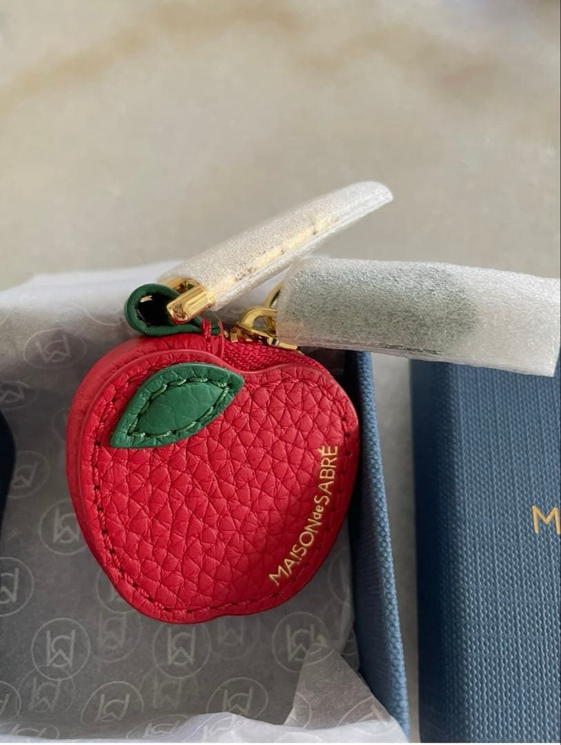 MAISON de SABRÉ フルーツチャーム⭐︎アップル　Air tag