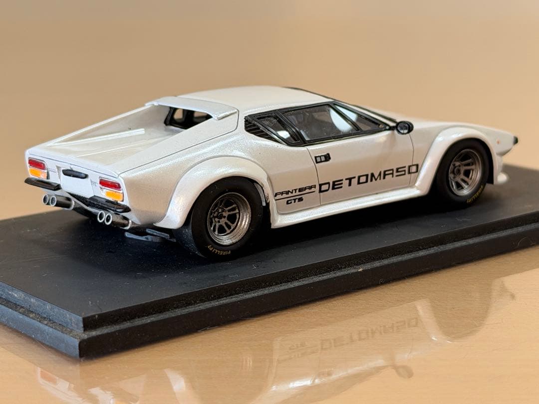 ミニカー Spark De Tomaso Pantera GT5 1981 1/43