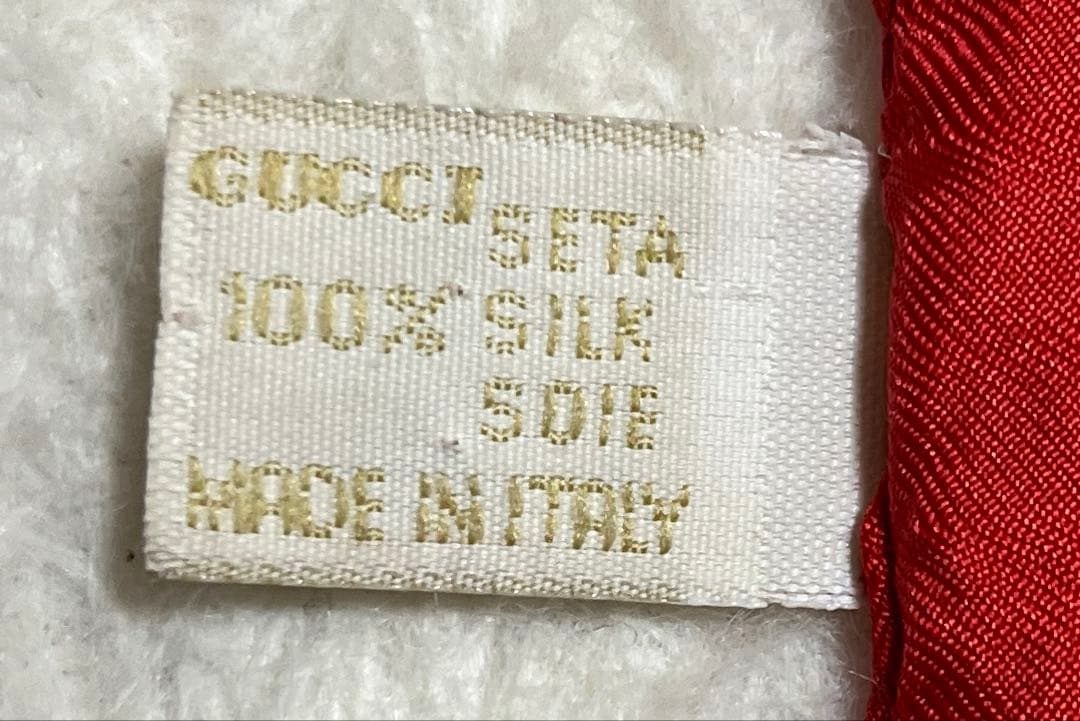 美品　GUCCI フローラ　スカーフ　シルク　花柄　デカロゴ　白　赤　ホワイト