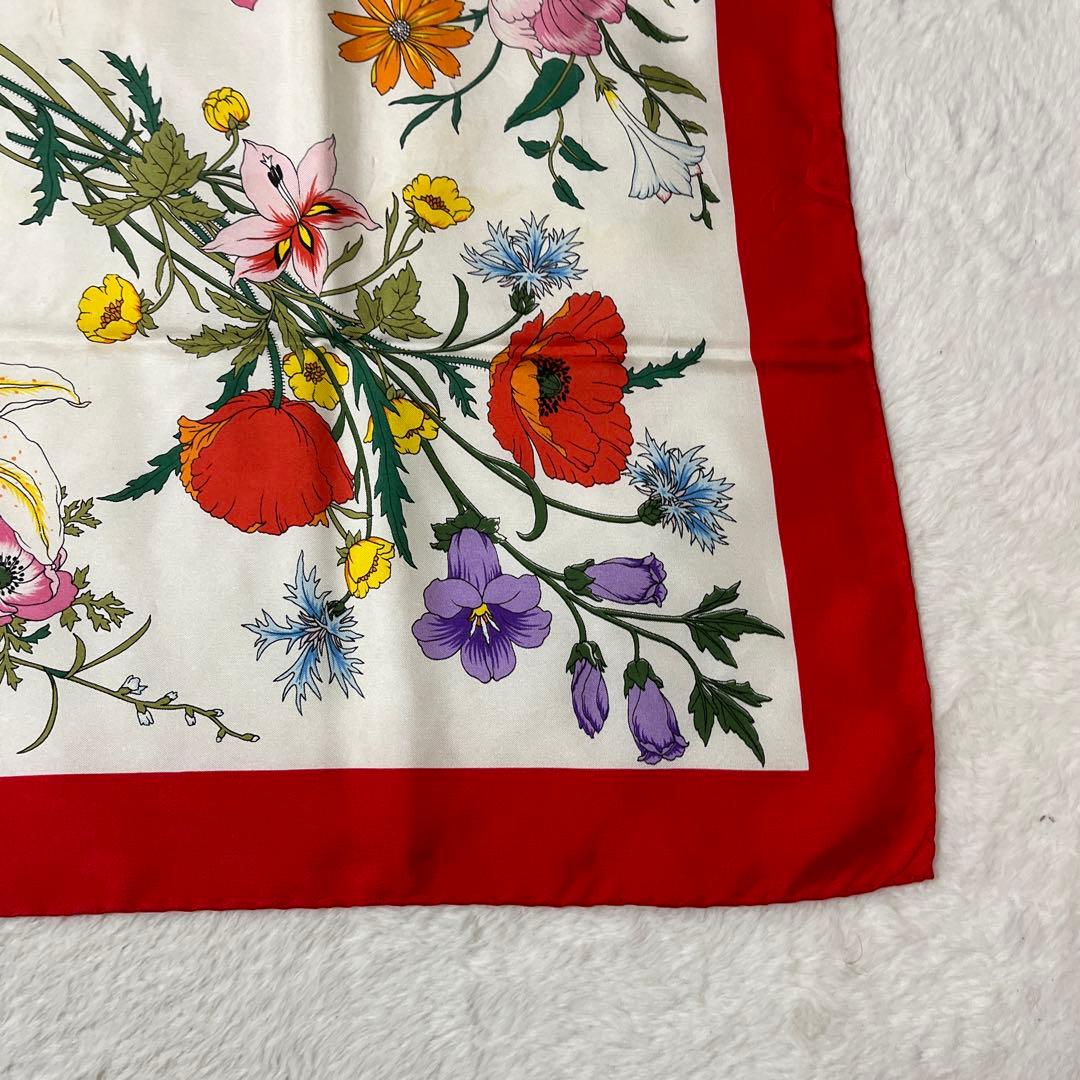美品　GUCCI フローラ　スカーフ　シルク　花柄　デカロゴ　白　赤　ホワイト
