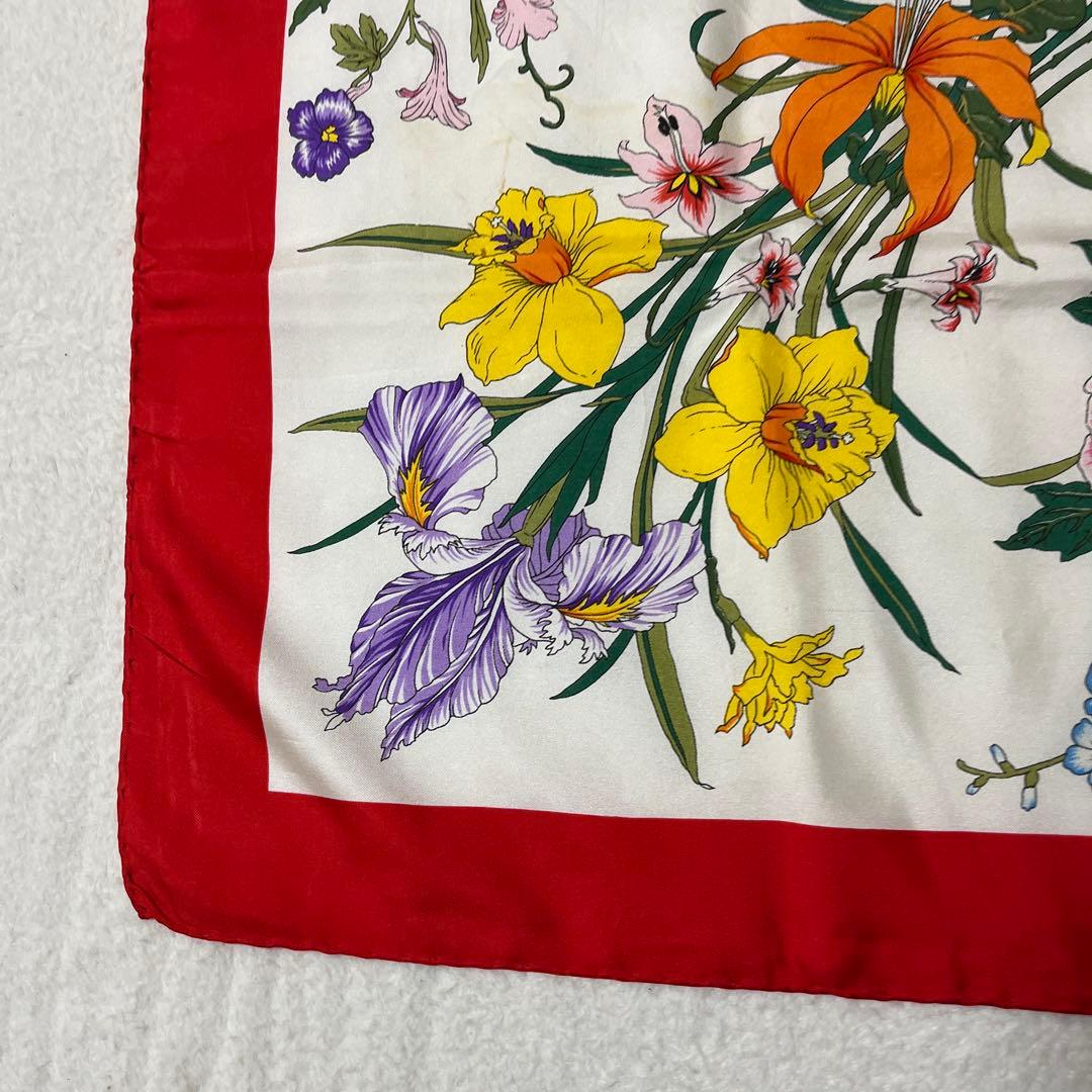 美品　GUCCI フローラ　スカーフ　シルク　花柄　デカロゴ　白　赤　ホワイト