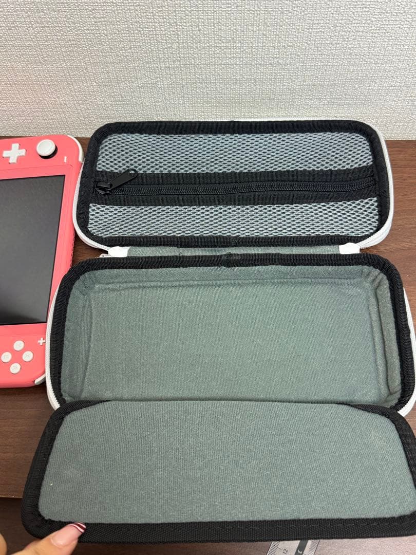 【送料込み】通電確認済★switchLite Nintendo ピンク　ケース付