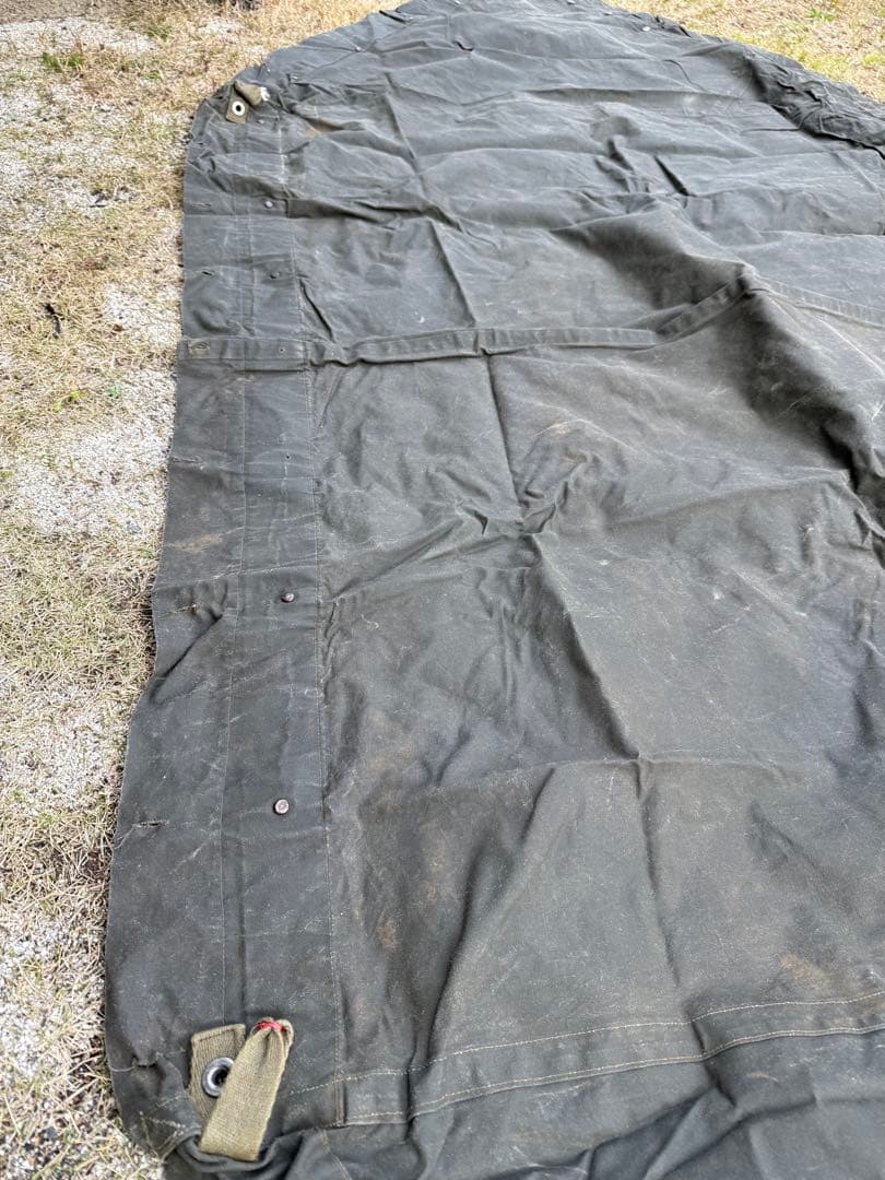 陸上自衛隊個人天幕55式官品昭和58年軍幕OD色 厚手帆布金属ボタンソロキャンプ