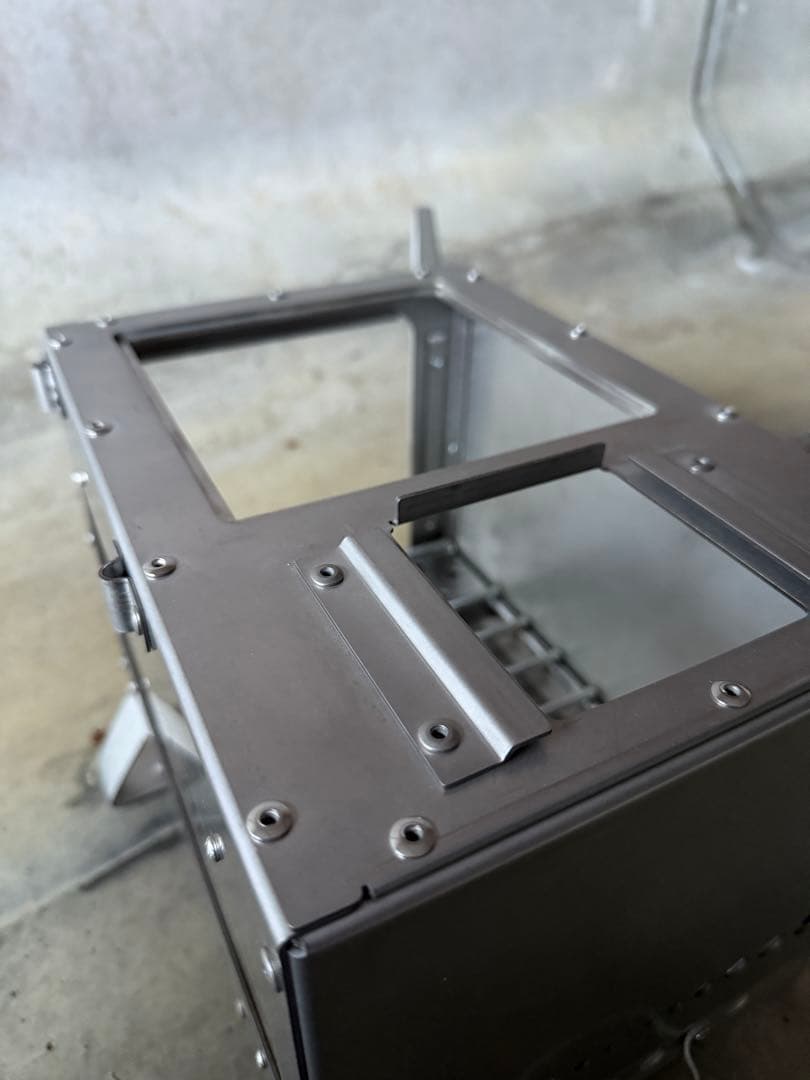 ミニコンパクト薪ストーブ　卓上薪ストーブ