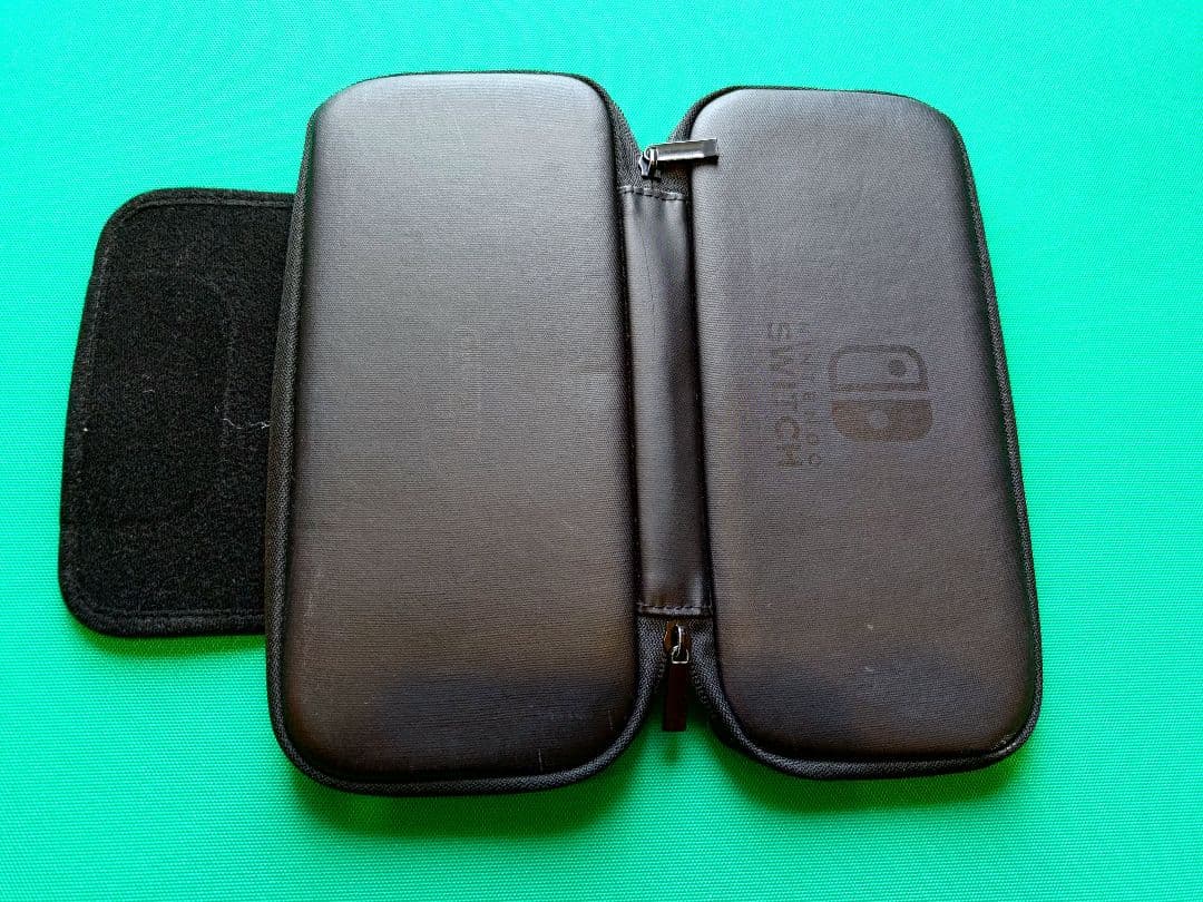 任天堂 SWITCH 本体、付属品とゲームソフト4本付き