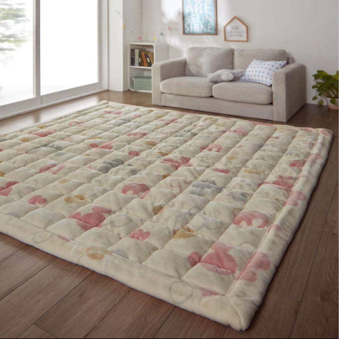 あったかなめらかなふんわりわた入りキルトラグ 「ミッキーモチーフ」　アイボリー