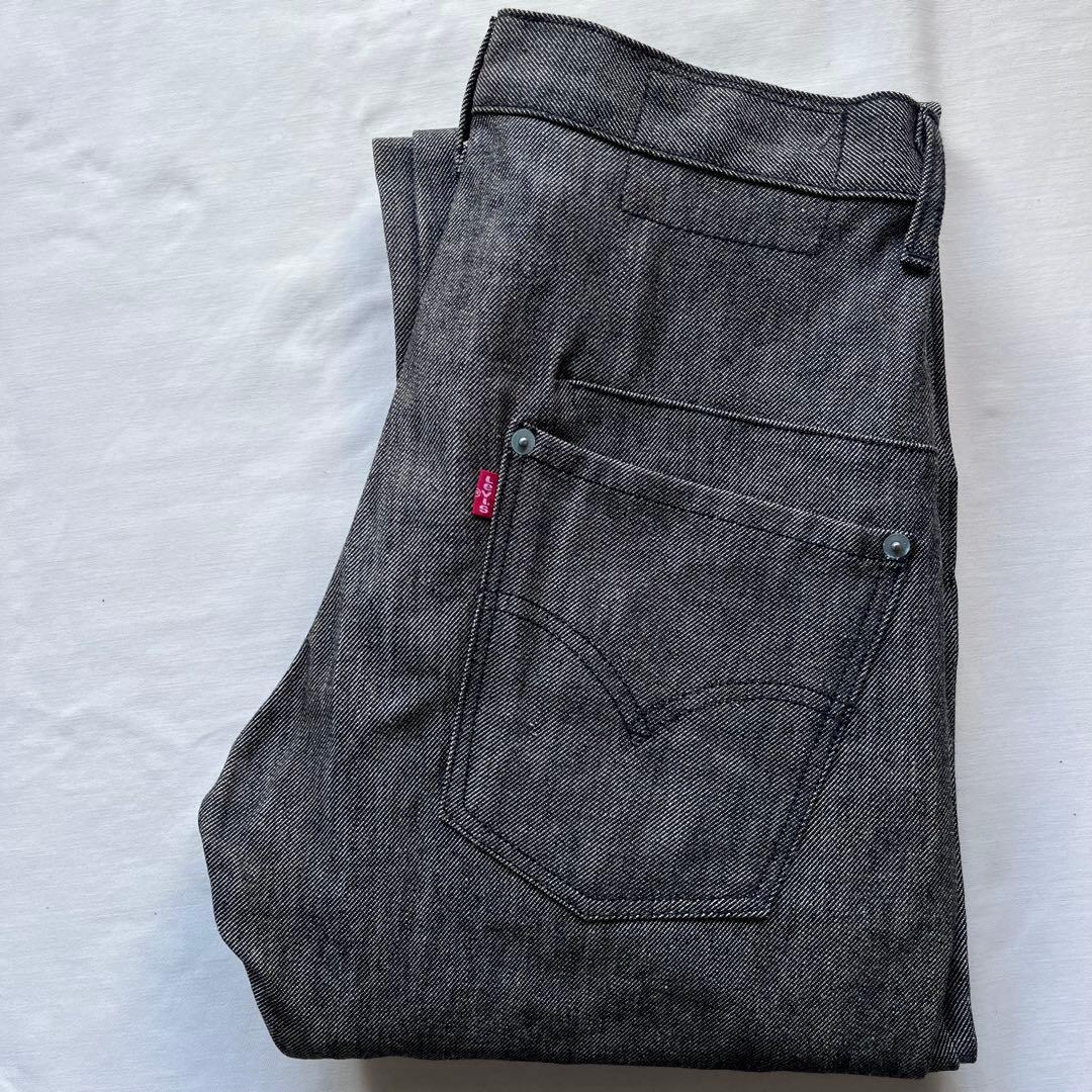 Levi's リーバイス　ENGINEERED REGULAR ブラック W28