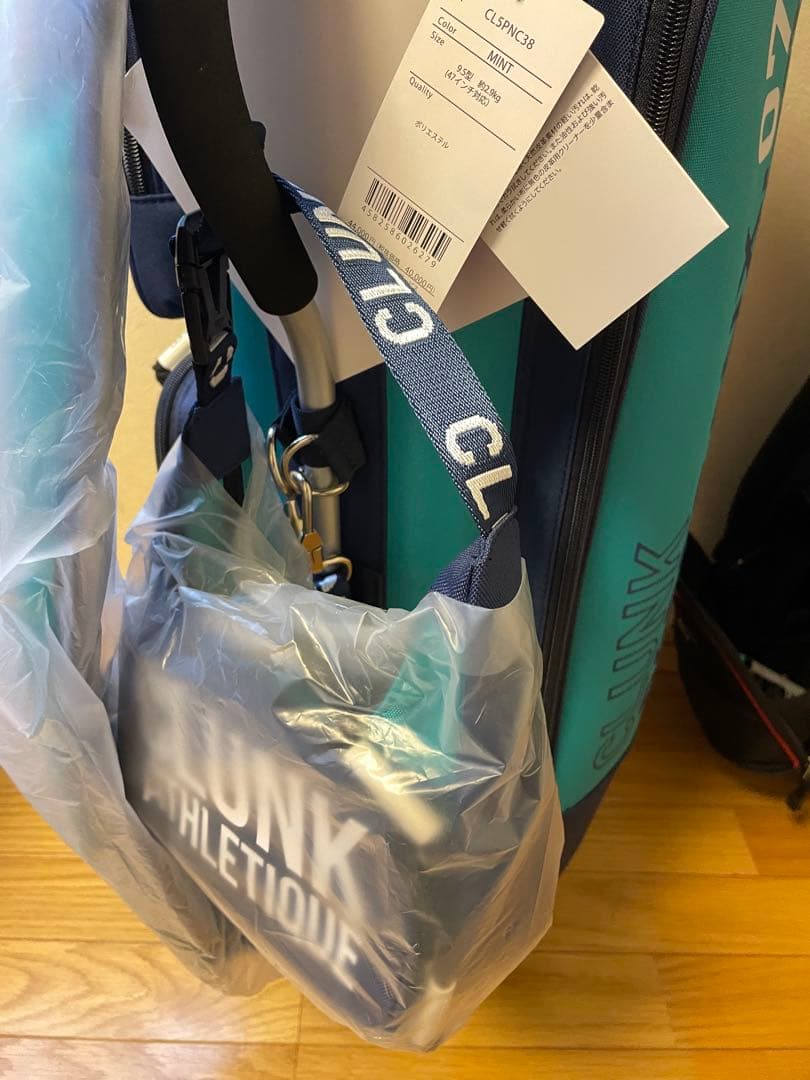 CLUNK 07 ゴルフバッグ・キャディバッグ　おまけのアイアンカバー付き