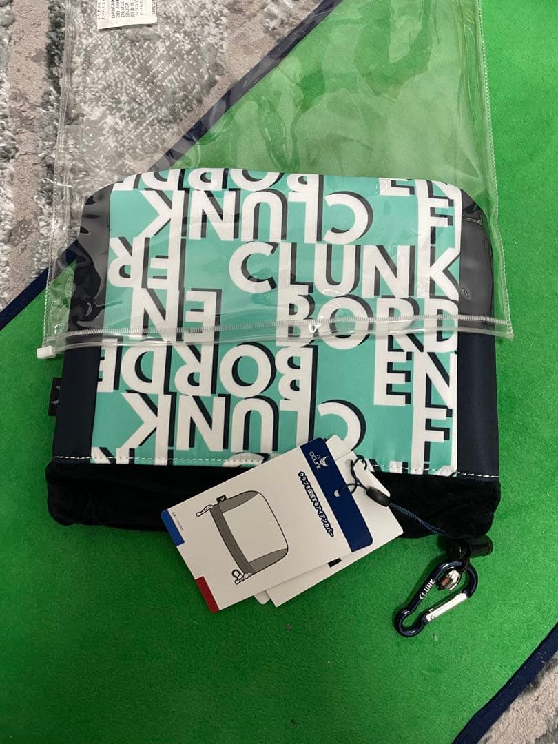 CLUNK 07 ゴルフバッグ・キャディバッグ　おまけのアイアンカバー付き