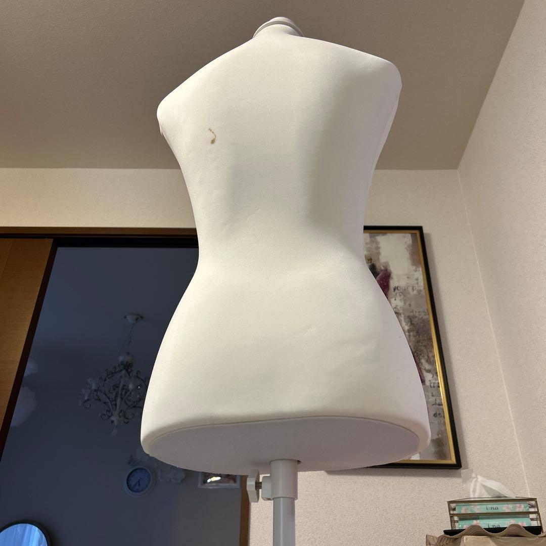 洋裁用マネキントルソー ホワイト　高さ調節機能付き　女性用