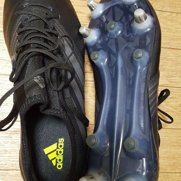 【値下げしました！】adidas 新作スパイク 新品 黒