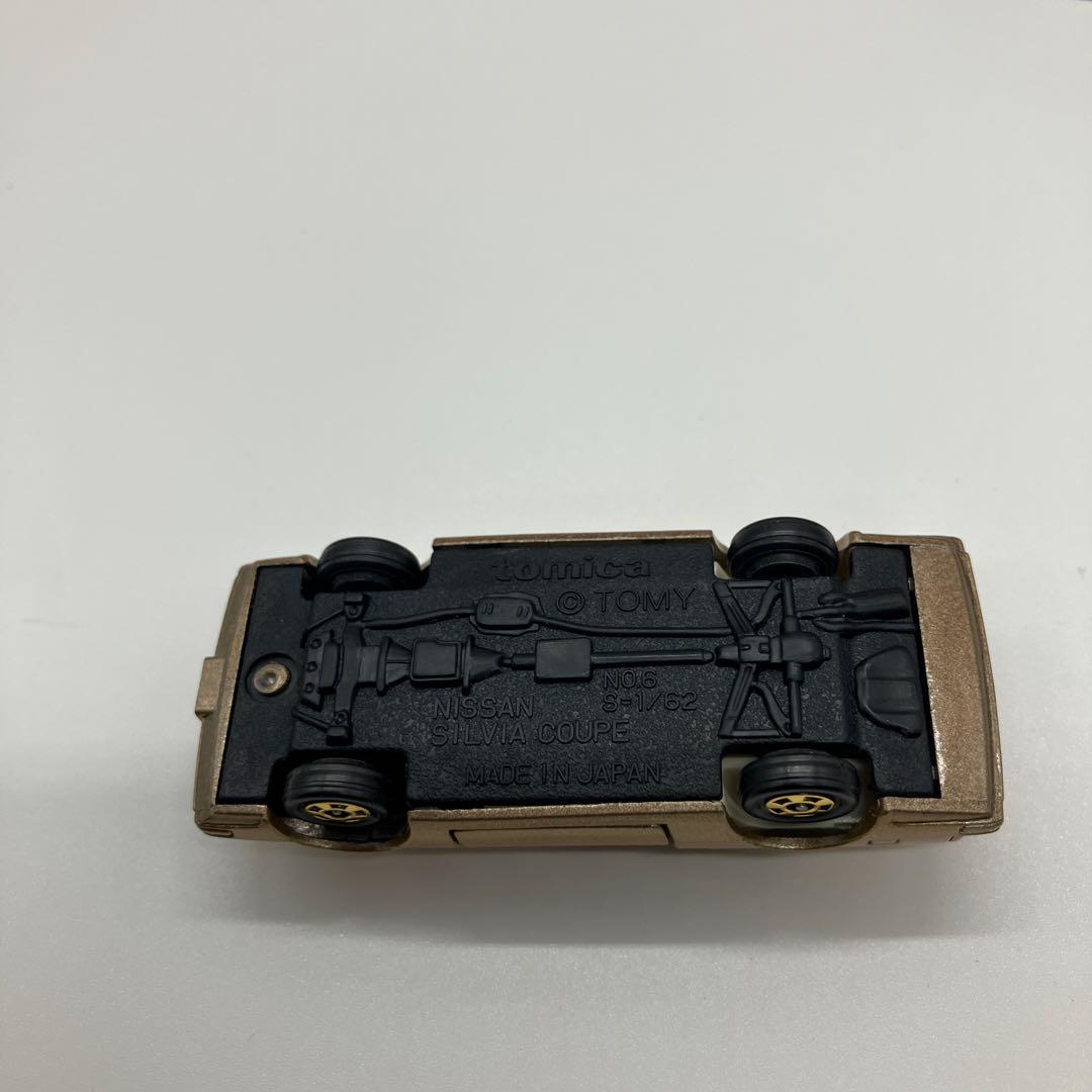 赤箱日本製トミカ　日産シルビアクーペ