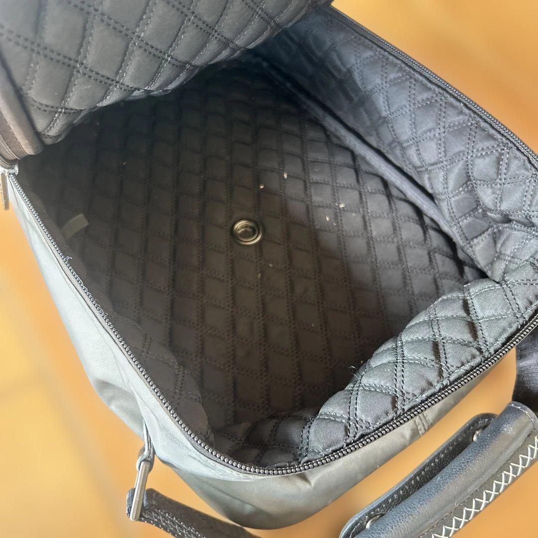 ベントレー　黒い皮革　シューズケースショルダーバッグ　キルティング