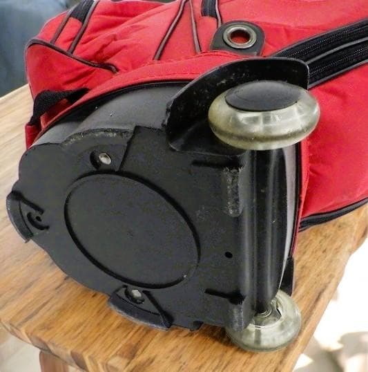 送料無料/超美品　CASTELBAJAC/キャリー付き キャディバッグRED