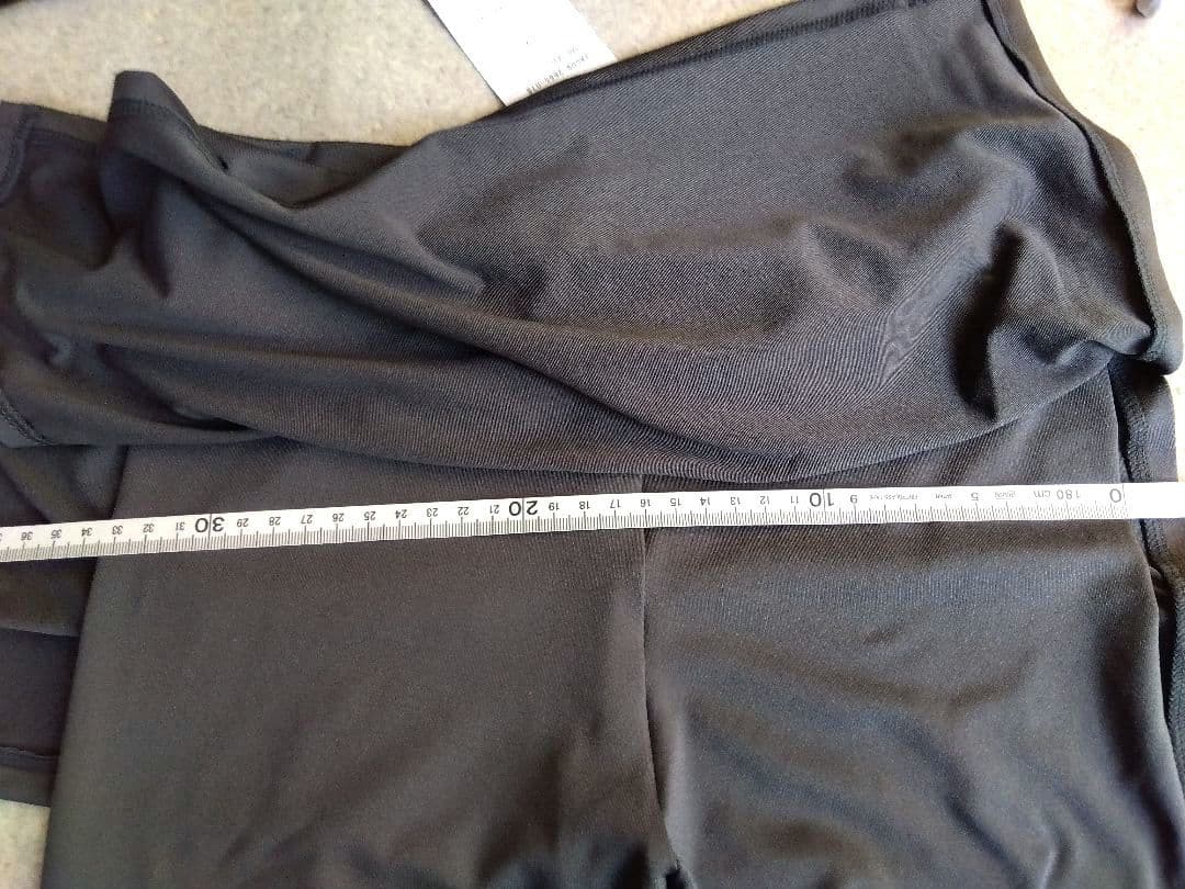 バレエスカート・パンツ　 グレー　フリーサイズ　八分丈