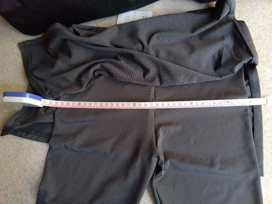 バレエスカート・パンツ　 グレー　フリーサイズ　八分丈