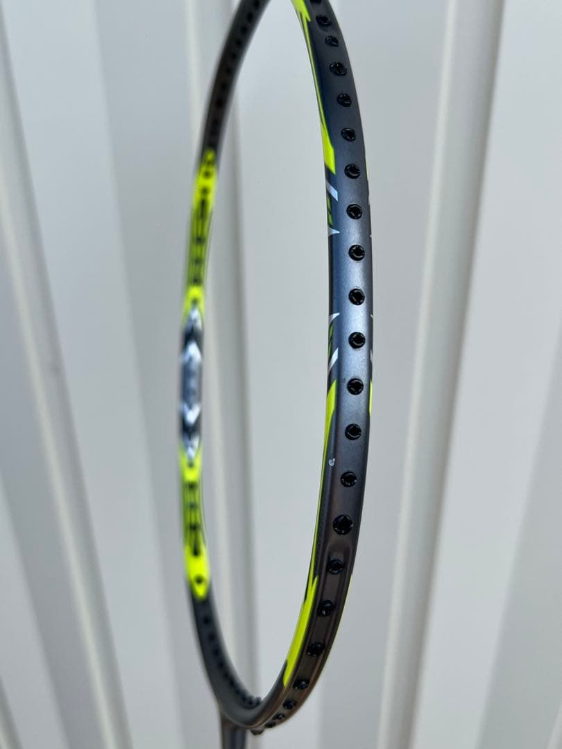 YONEXアークセイバー7プロ　4UG5