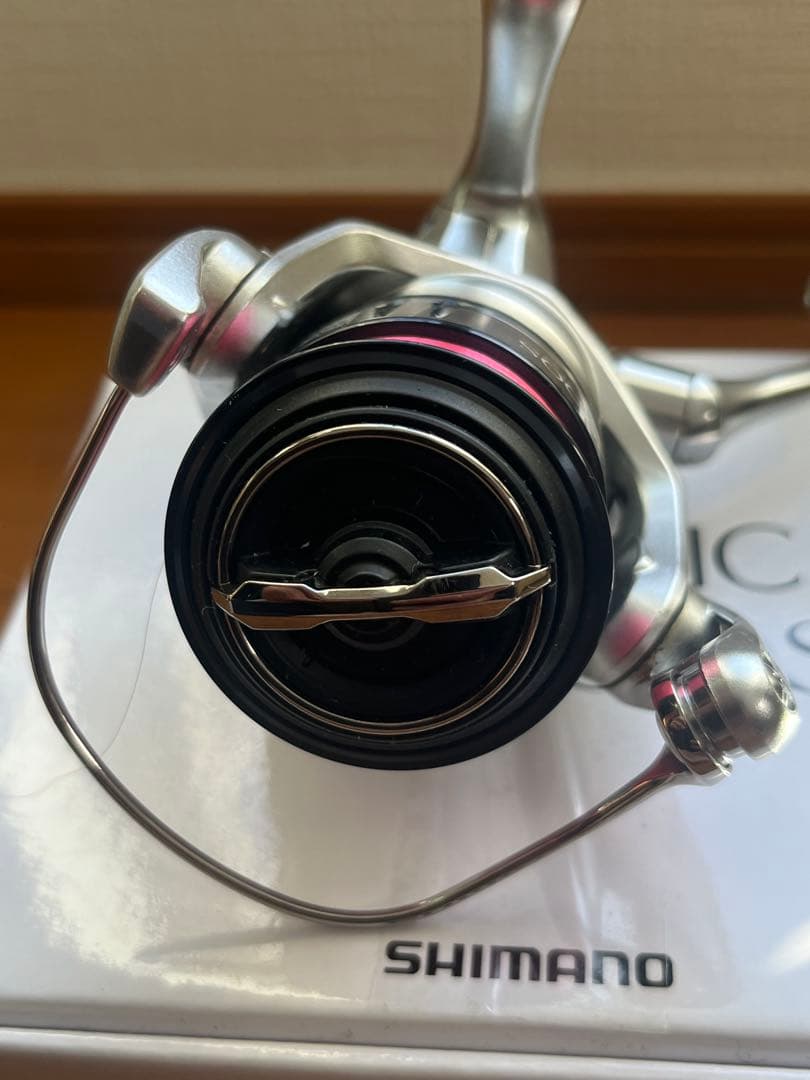 SHIMANO STRADIC19 C2000S スピニングリール