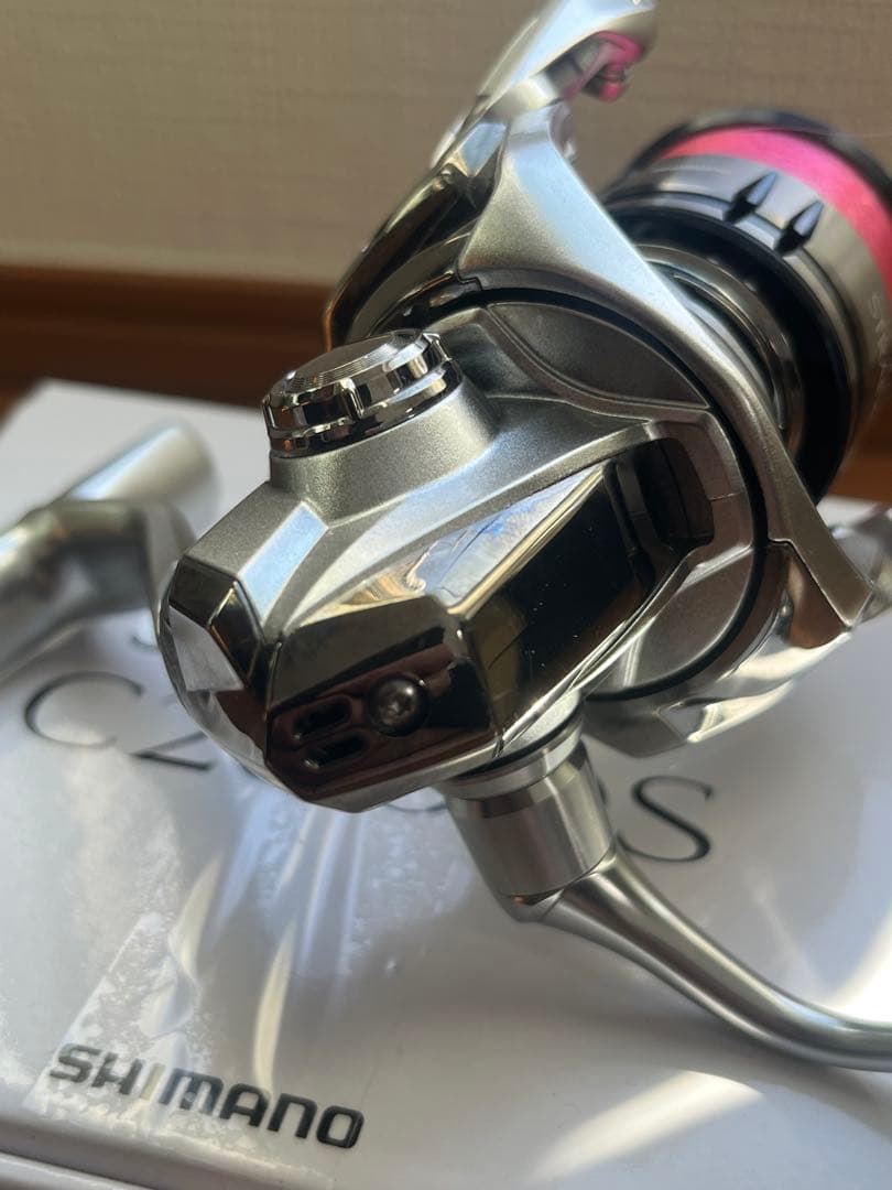 SHIMANO STRADIC19 C2000S スピニングリール
