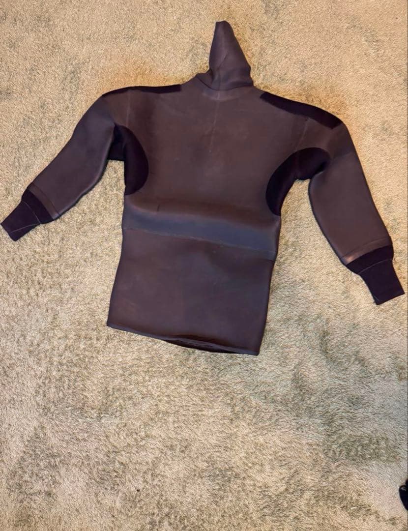 ⭐︎美品⭐︎ 新品未使用セミドライスーツ。