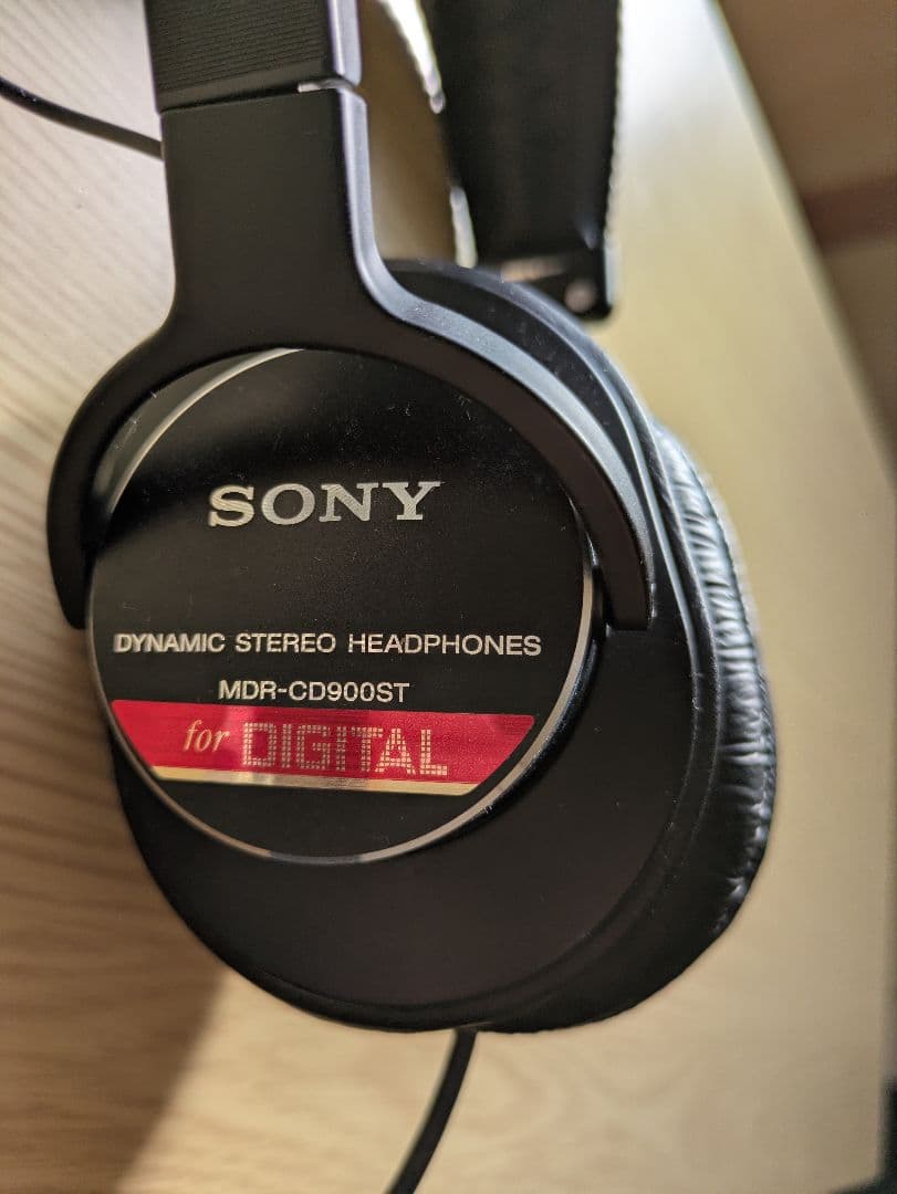 SONY ソニー 密閉型スタジオモニターヘッドホン MDR-CD900ST