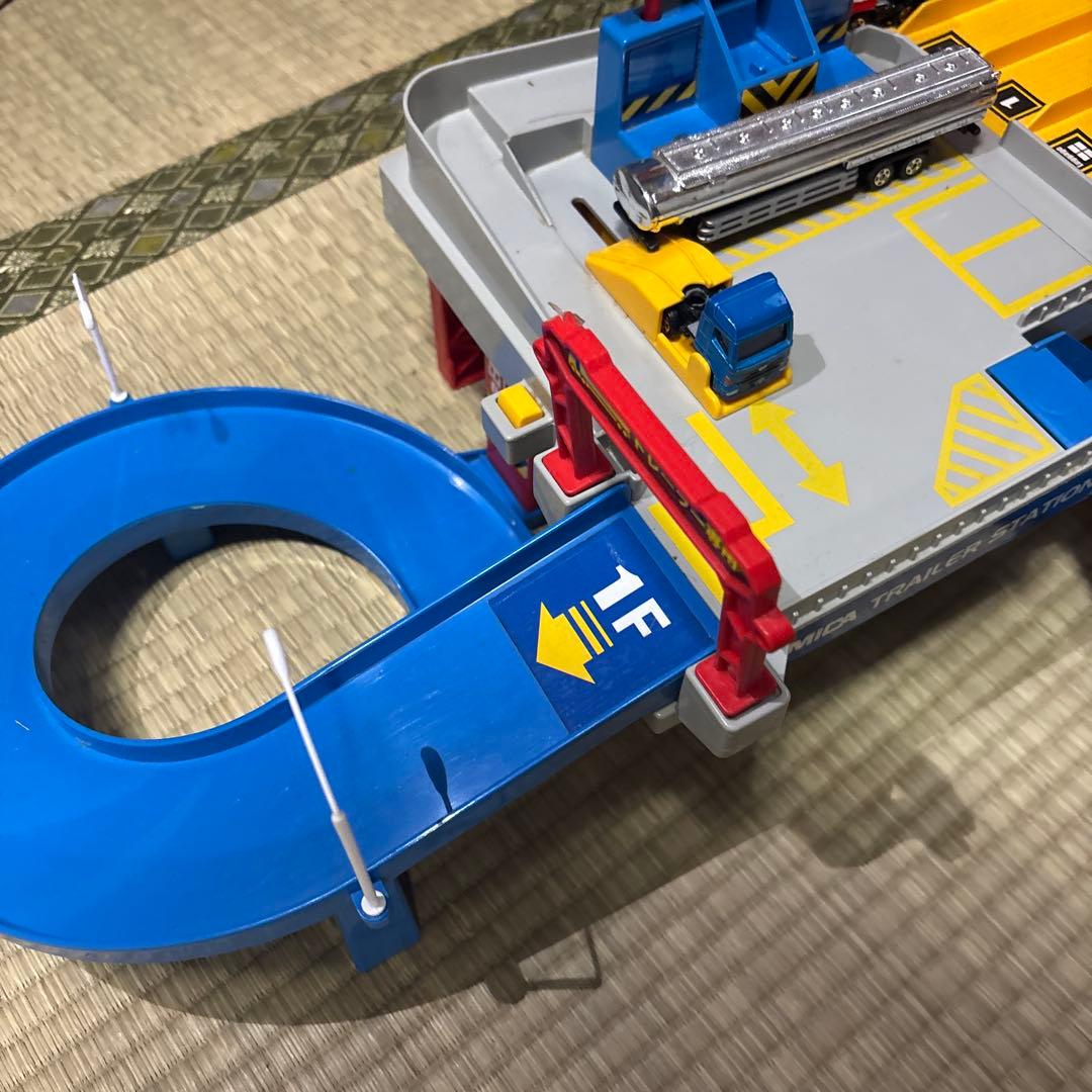 トミカ まとめ売り DXおでかけセット パノラマ バック 警察署 トレーラー