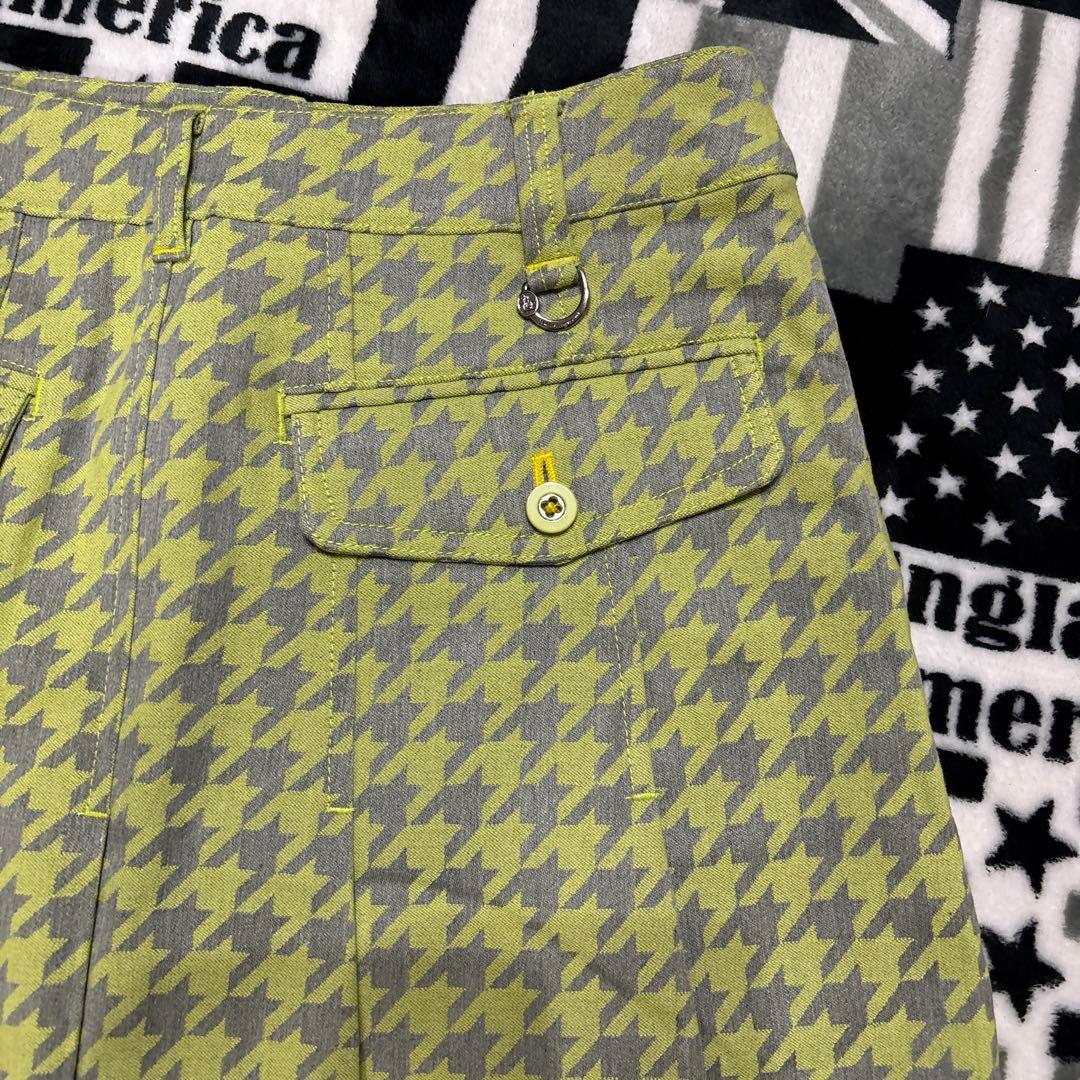 新品タグ付き　マンシング　ゴルフスカート　グリーン系　７号　６４センチ