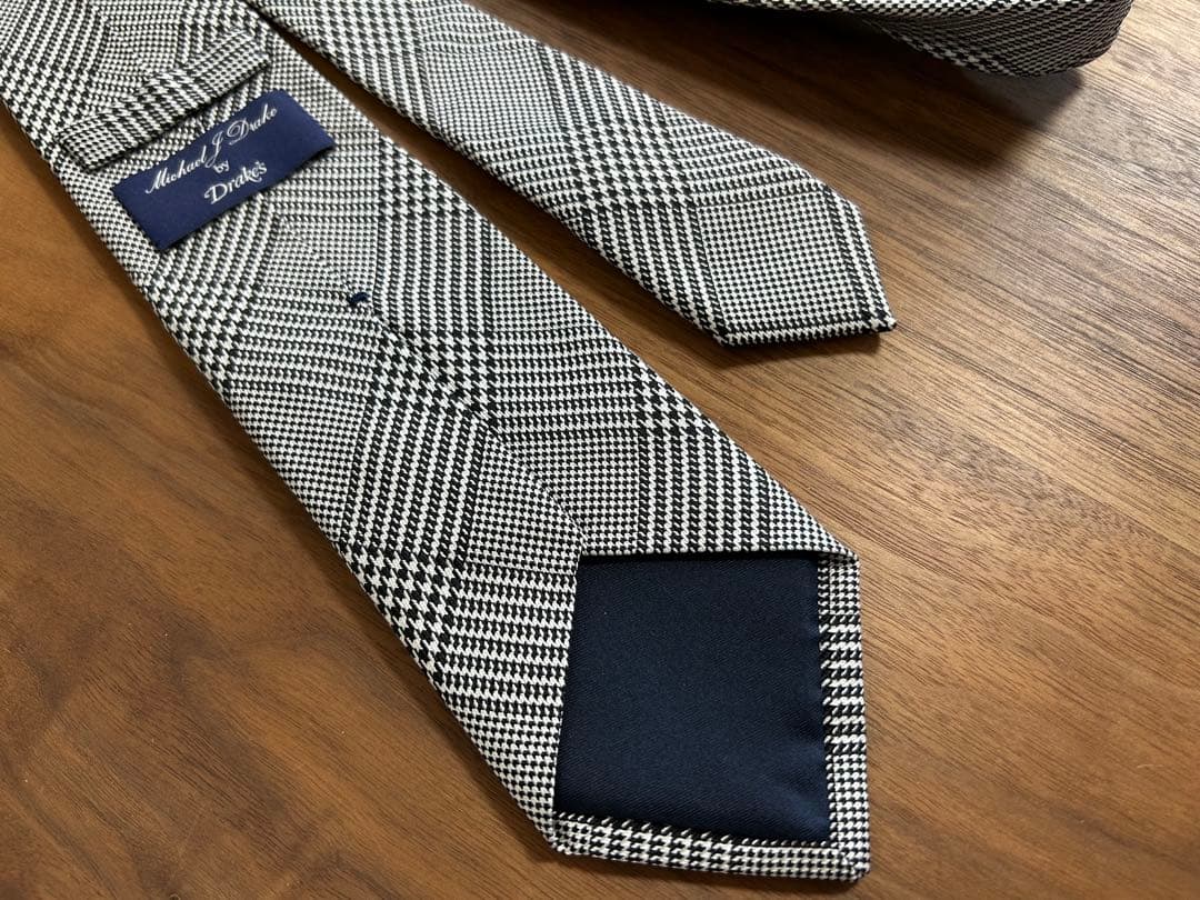 ★専用です。Drake’s／ドレイクス　ネクタイ
