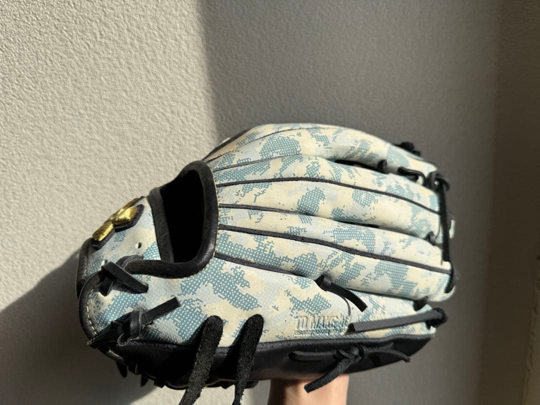 Under Armour カモフラージュグローブ