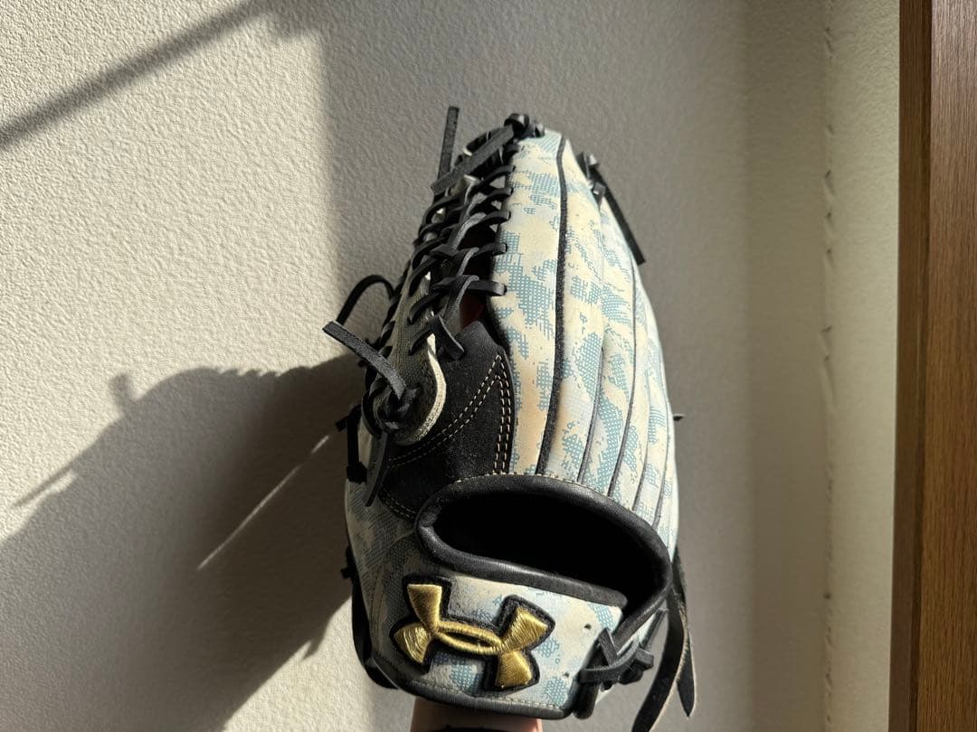 Under Armour カモフラージュグローブ