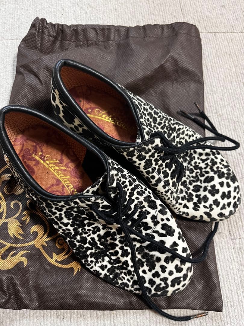 ADSジャパン ヒョウ柄 レザーティーチャーズシューズ、収納袋付き