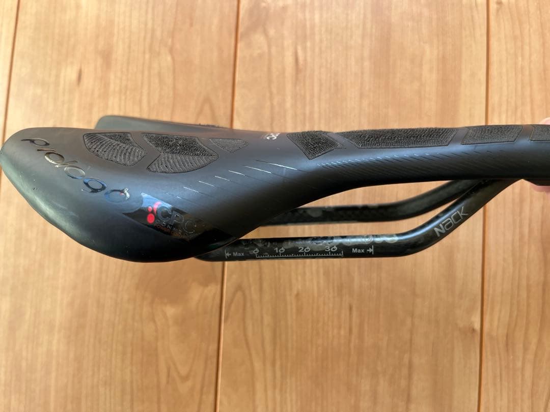 Prologo Nago Evo サドル 134mm CPC