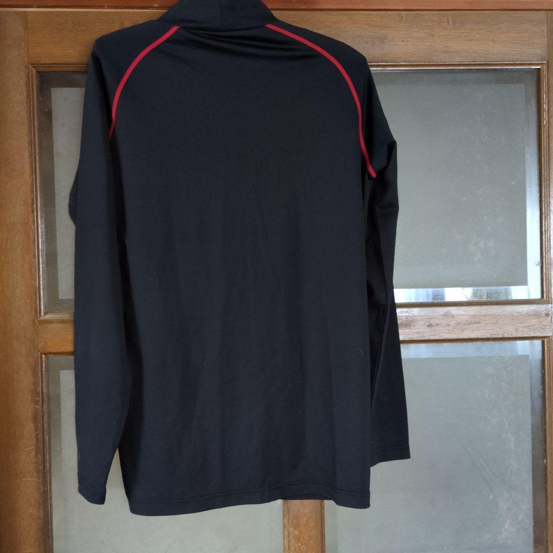 TERAX黒の長袖アンダーシャツ