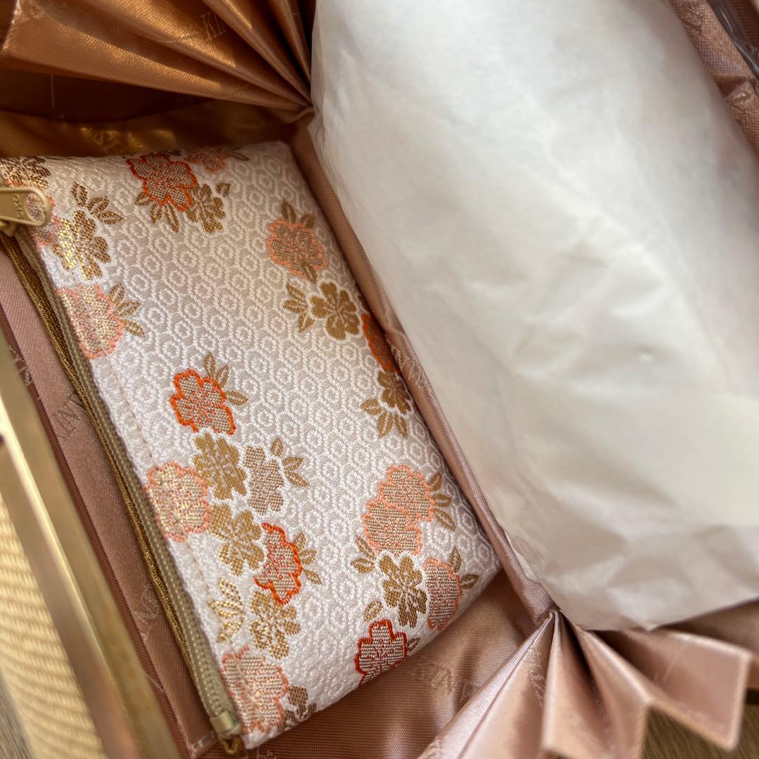 和装バッグ　自立型　ゴールド　ベージュ　テキスタイル ボックス型ハンドバッグ