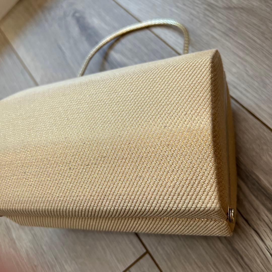 和装バッグ　自立型　ゴールド　ベージュ　テキスタイル ボックス型ハンドバッグ
