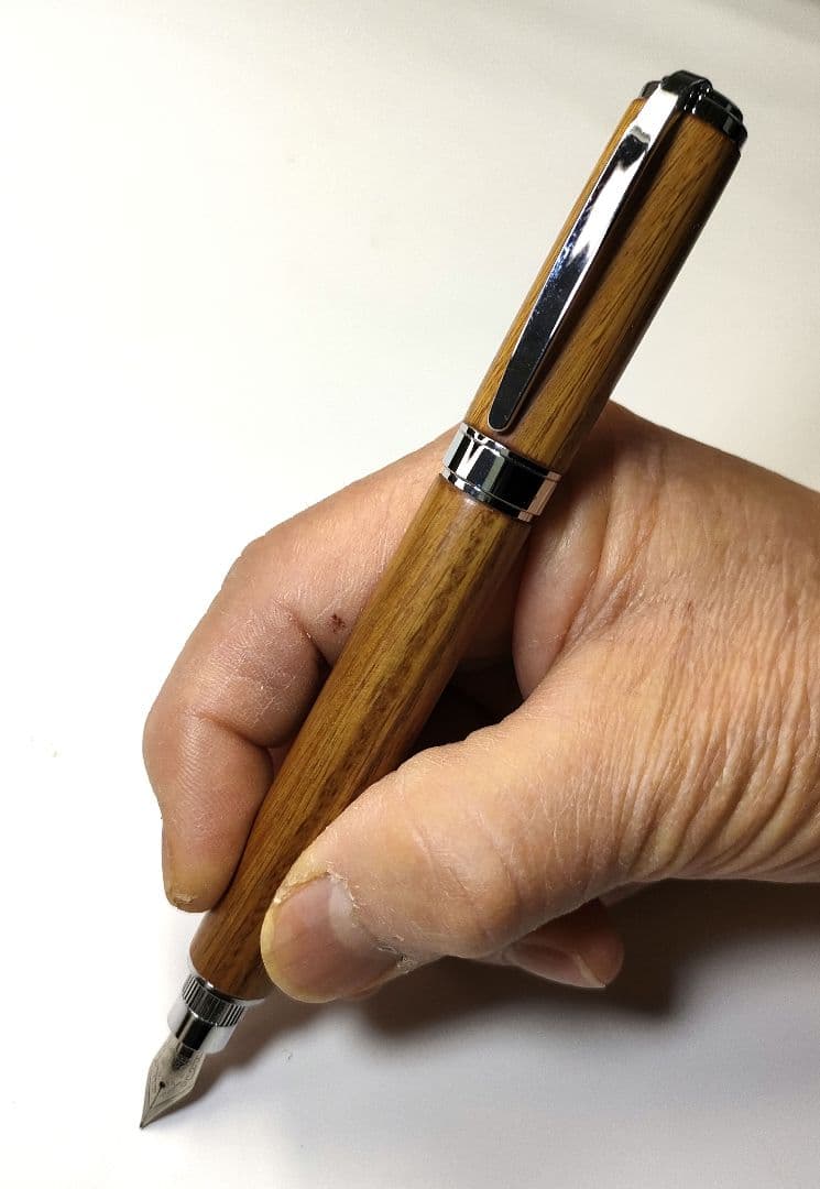 世界で一番硬い木【リグナムバイタ】グラデュエイト万年筆