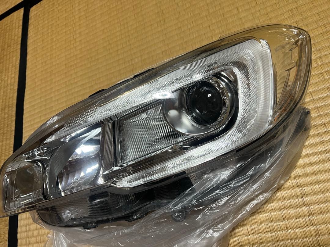 レヴォーグ初代　VM型　ヘッドライト