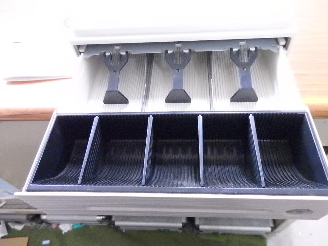 5040 設定無料 シャープ XE-A147-W レジスター　8部門軽減税率対応