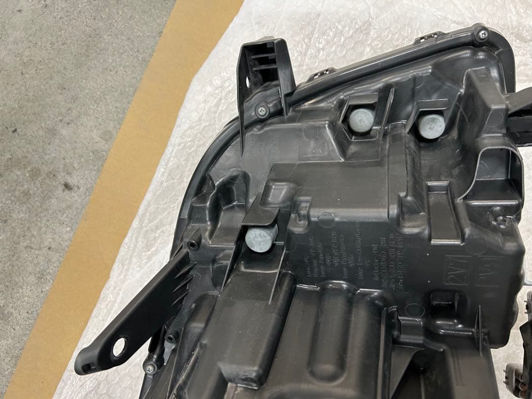 80エスクァイア G i左ヘッドライト後期美品￼