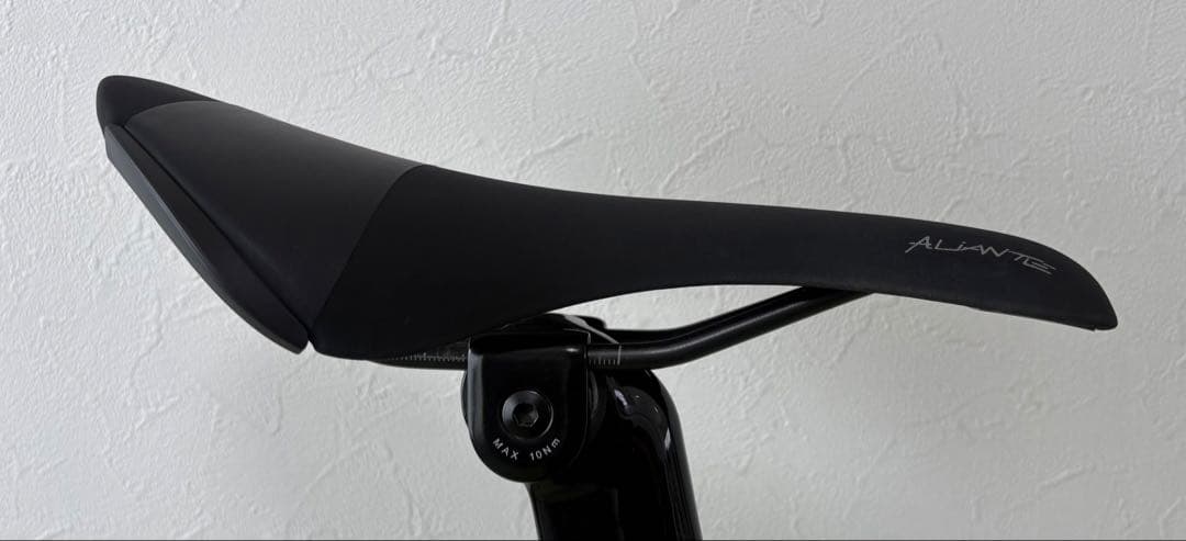 ICAN TRIAERO A9 54サイズ 105コンポ★中古