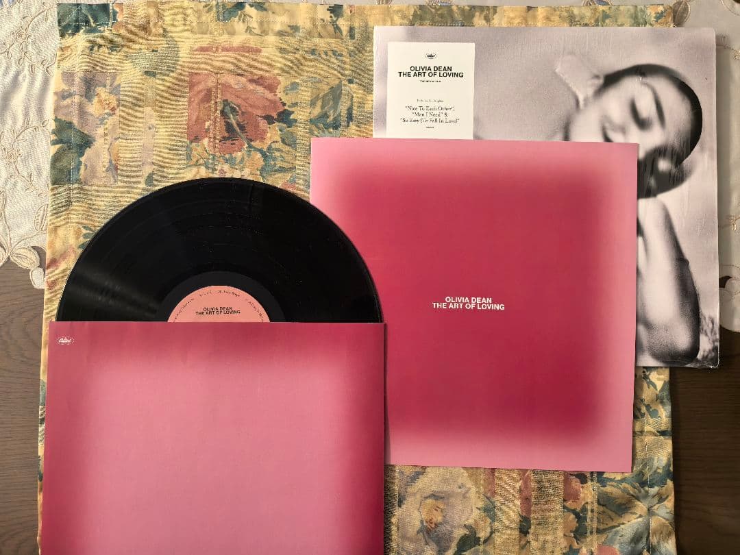 Olivia Dean_ The Art of Loving LP 輸入盤